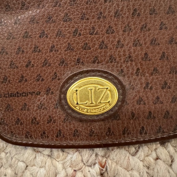 Liz Claiborne Ladies Wallet - Picture 5 of 5